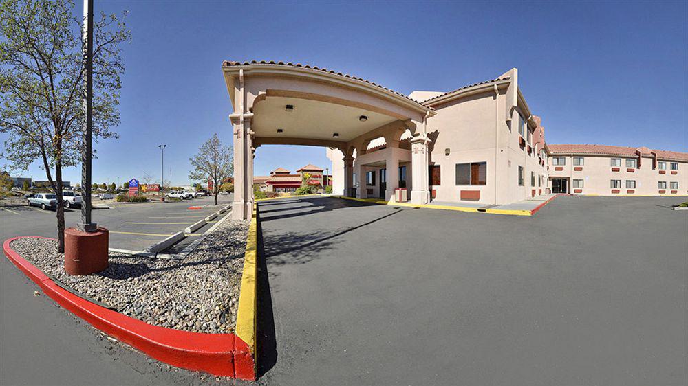 Quality Inn & Suites Albuquerque North Near Balloon Fiesta Park מראה חיצוני תמונה