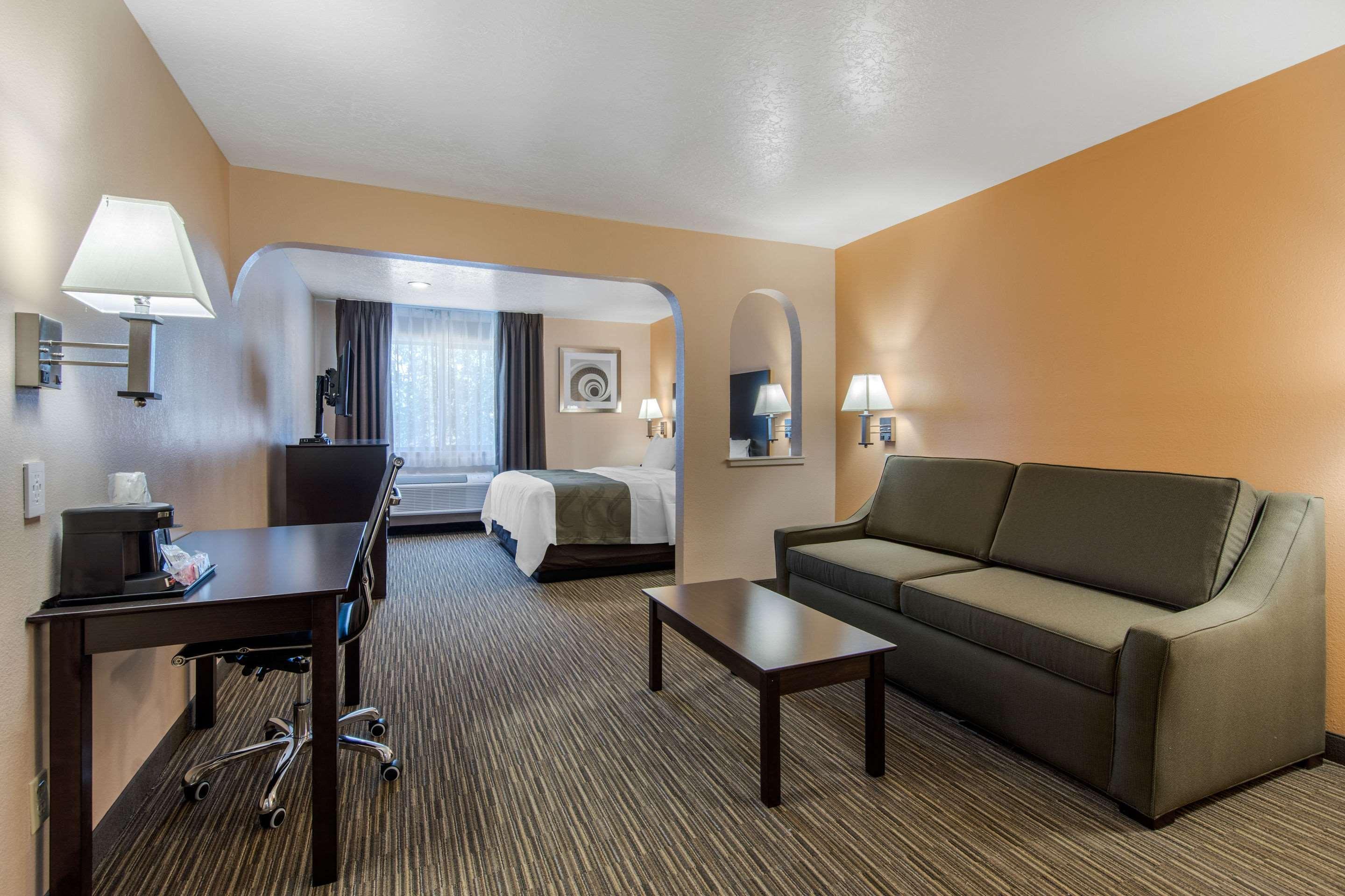Quality Inn & Suites Albuquerque North Near Balloon Fiesta Park מראה חיצוני תמונה
