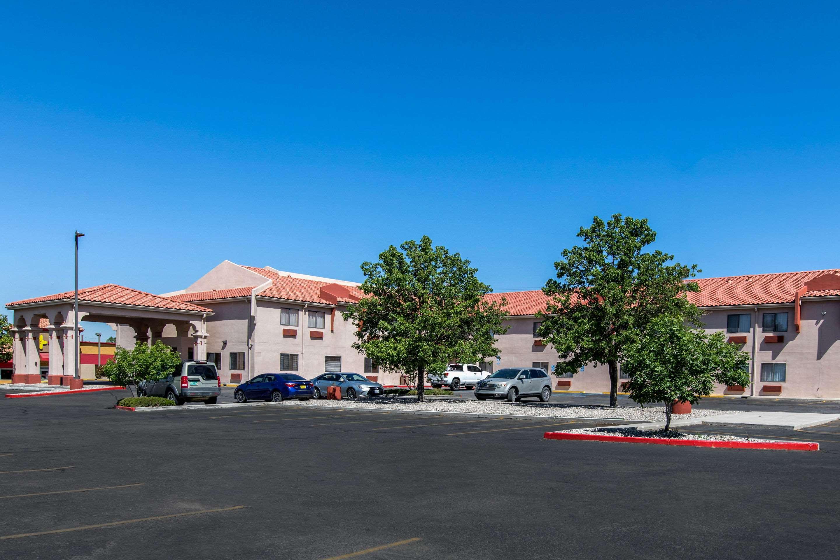 Quality Inn & Suites Albuquerque North Near Balloon Fiesta Park מראה חיצוני תמונה