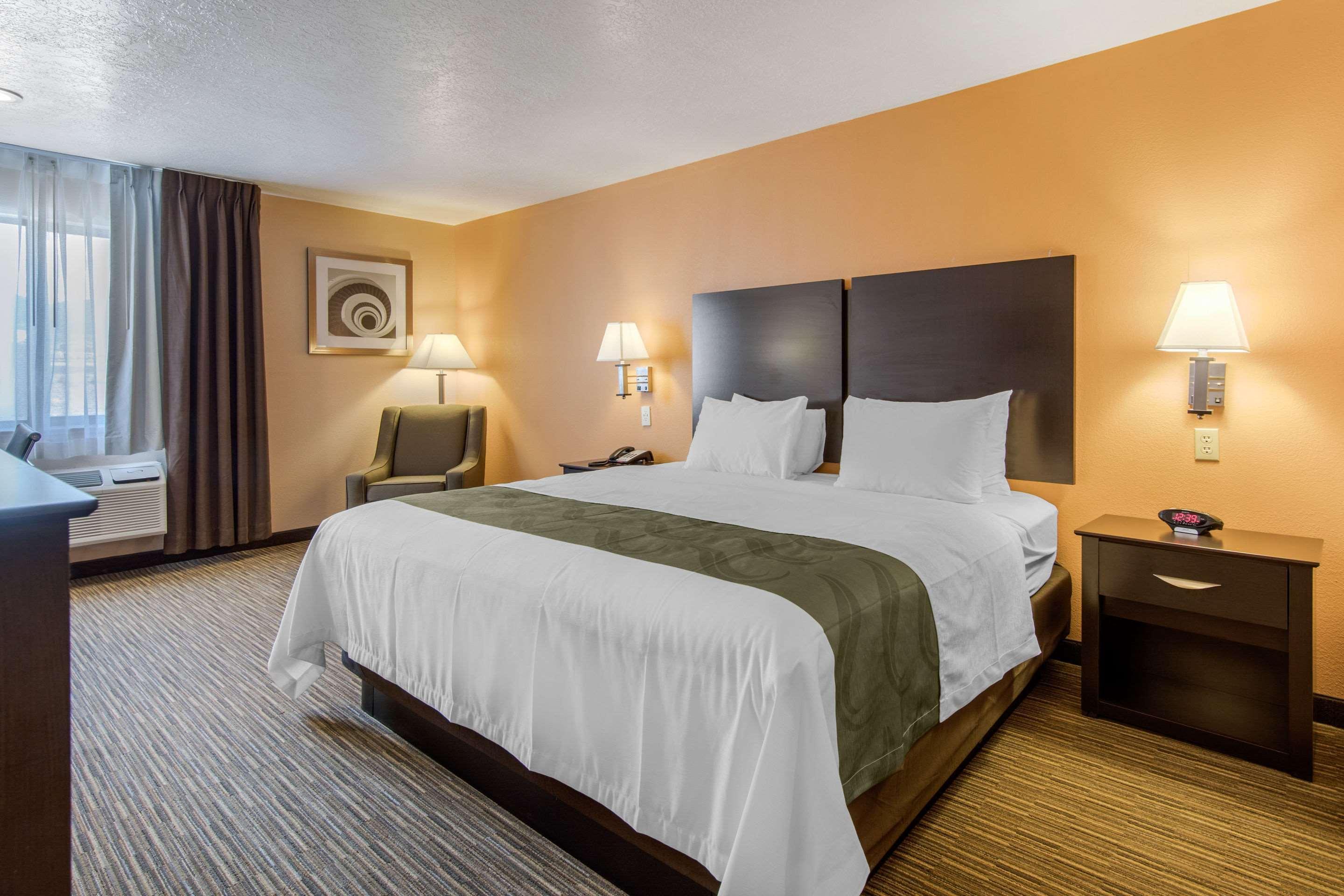 Quality Inn & Suites Albuquerque North Near Balloon Fiesta Park מראה חיצוני תמונה