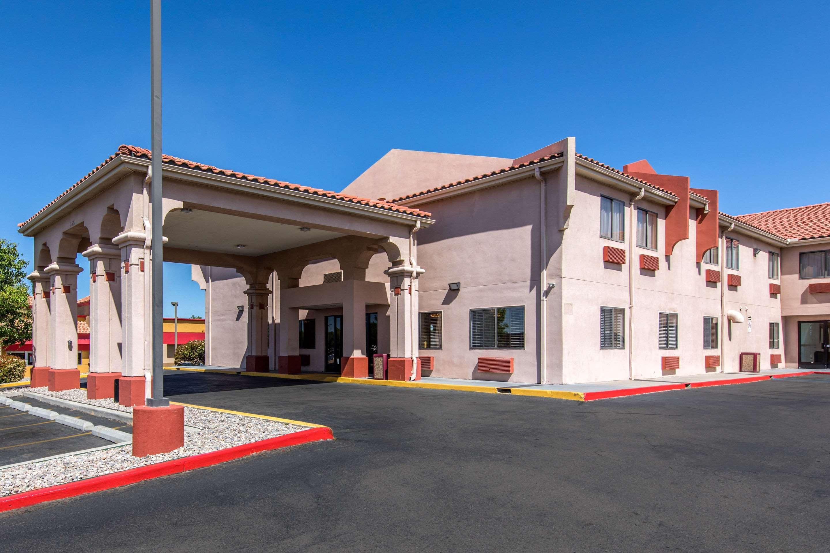 Quality Inn & Suites Albuquerque North Near Balloon Fiesta Park מראה חיצוני תמונה