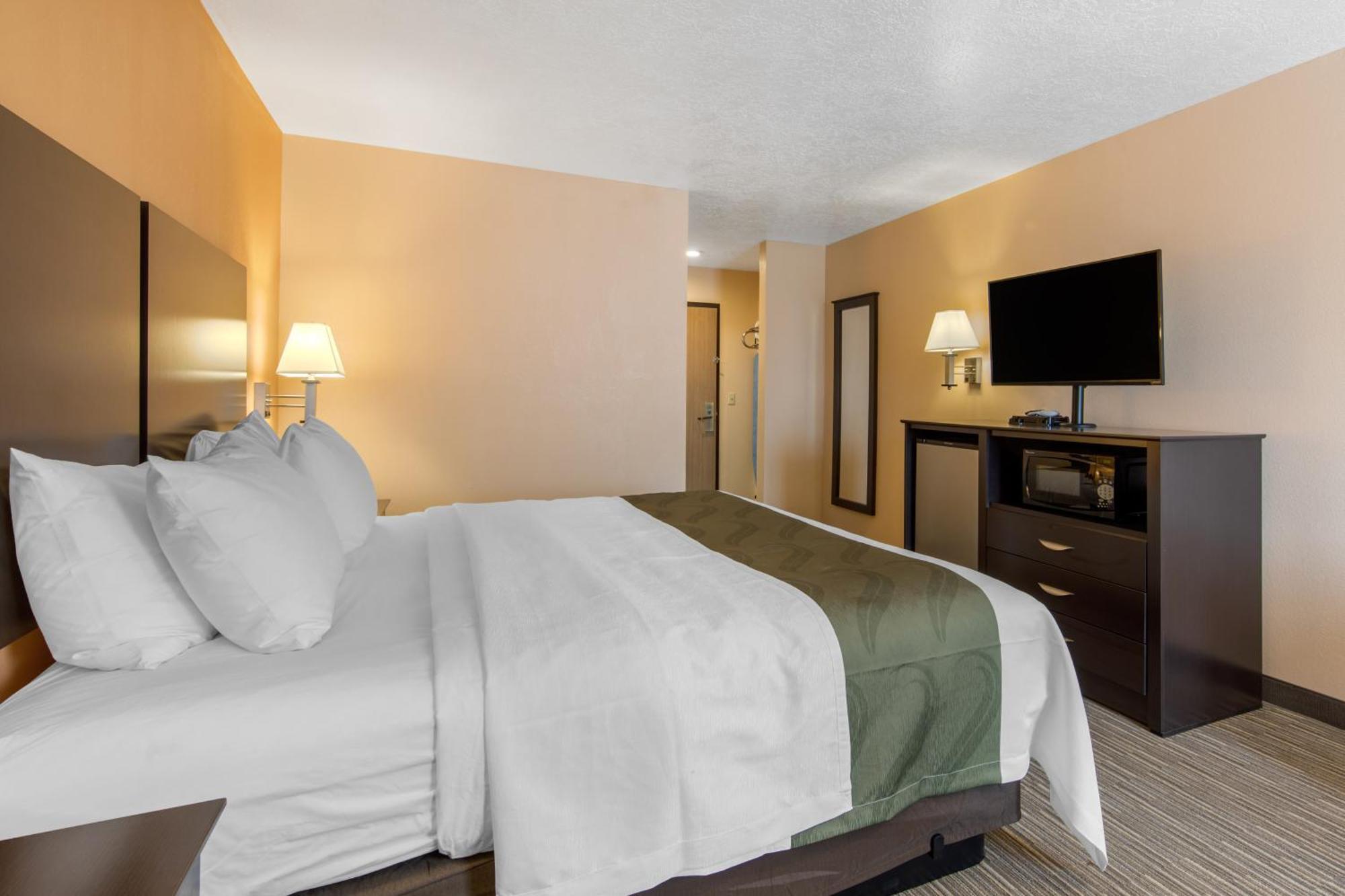 Quality Inn & Suites Albuquerque North Near Balloon Fiesta Park מראה חיצוני תמונה