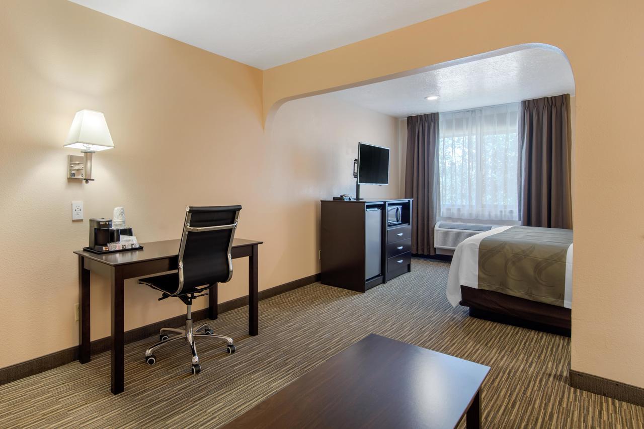 Quality Inn & Suites Albuquerque North Near Balloon Fiesta Park מראה חיצוני תמונה